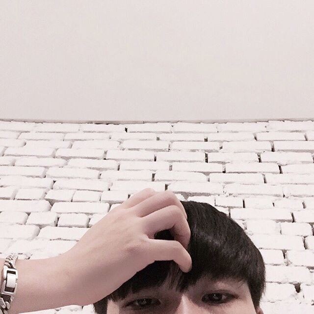 慕容亚威鸣