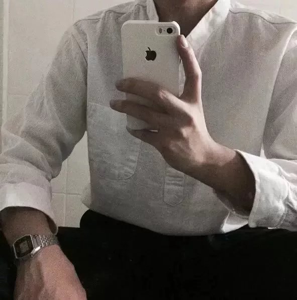 荆贵寒宇