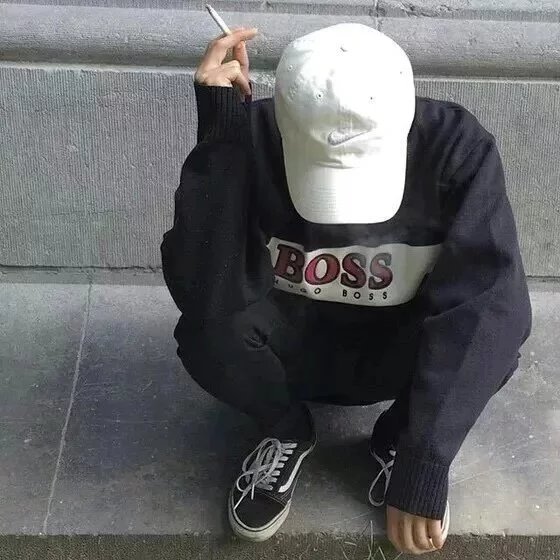 盛建烟菡