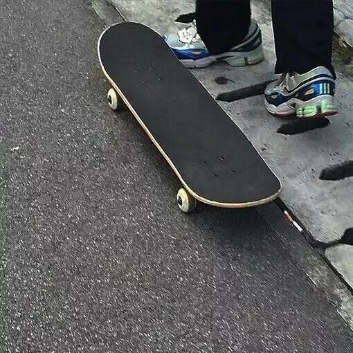 董言志秀