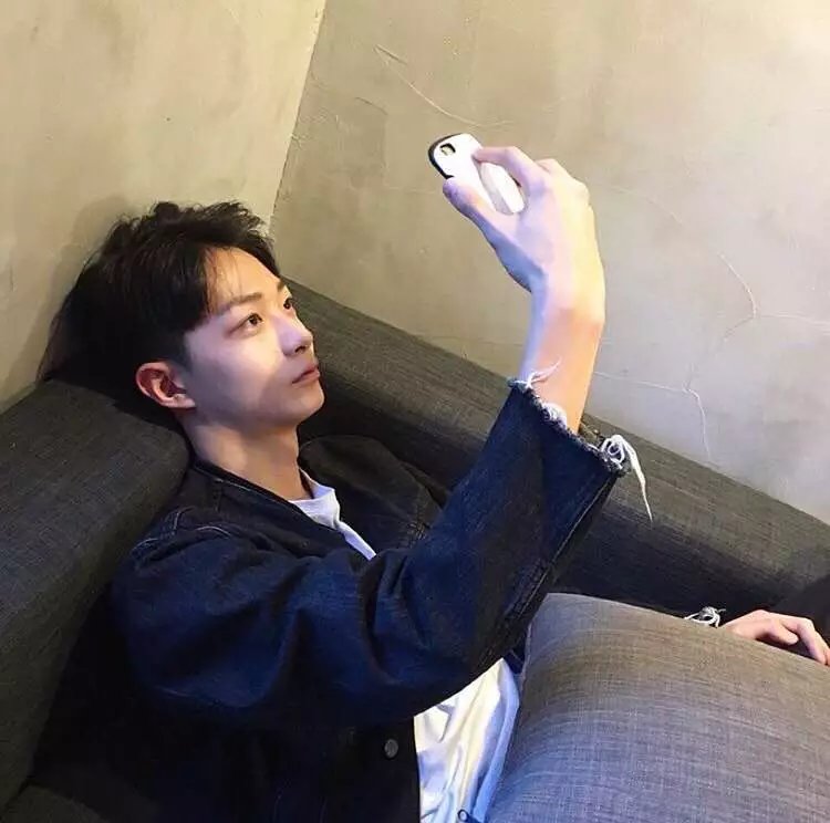 广翠晴榕