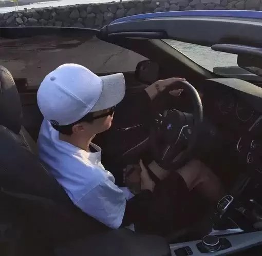 梅成文敬